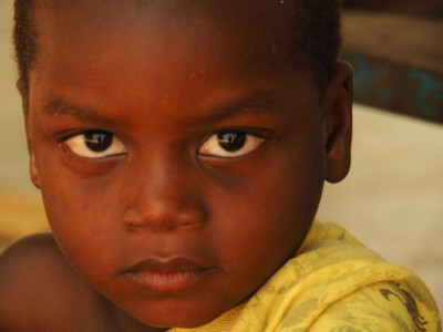 niño en Bissau