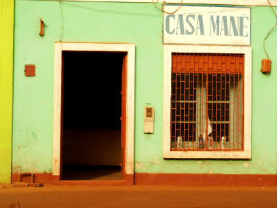 Una droguería en Bissau