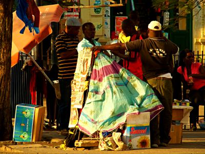 Vendedores en las calles de Maputo