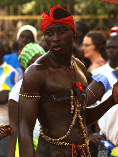 Un chico del Carnaval de Bissau