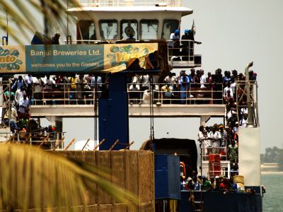 Barcaza Banjul