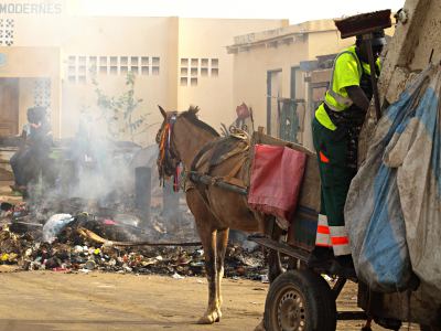 El camion de la basura en Ngor Dakar