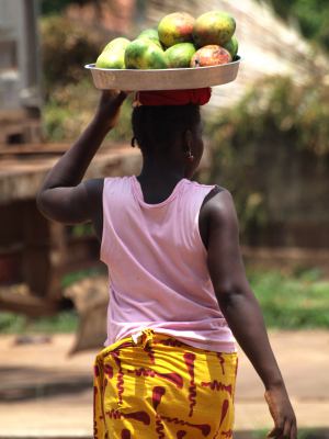 Una chica por Bissau