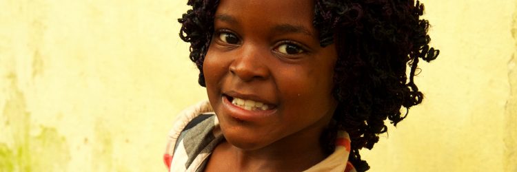 Una niña de Guinea Ecuatorial