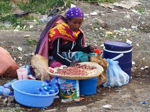 Una vendedora en las calles de Addis