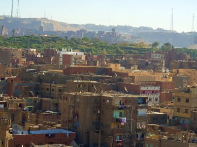 Una vista de la ciudad de la basura en El Cairo