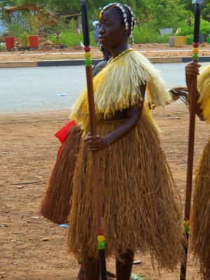 Una chica durante el Carnaval de Bissau