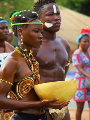 Unas mujeres en el Carnaval de Bissau