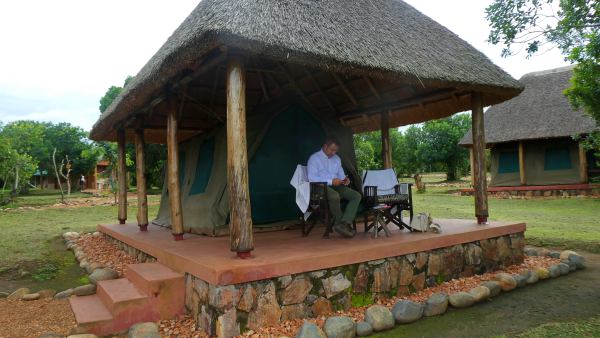 The Bush lodge en The Queen Elisabeth NP Uganda