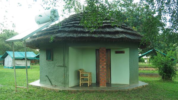 Banda o cabaña en Red Chilli Rest Camp en Murchinson Falls National Park Uganda