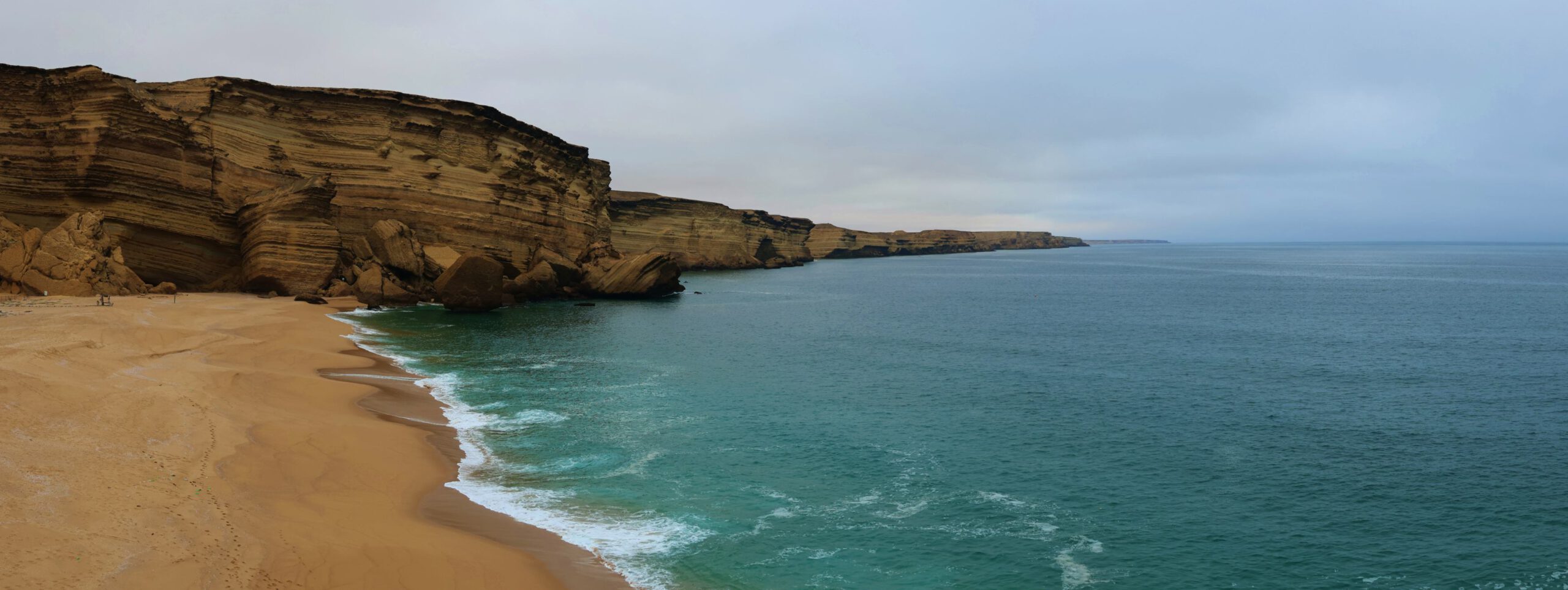 Lobito, Playa de Soba, Namibe y Towba. Tercera etapa de un viaje de 6000 km en pickup por Angola